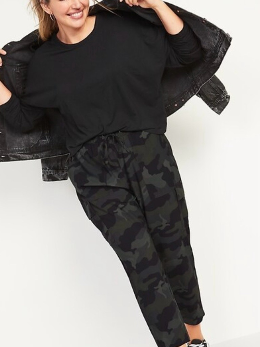 Scorpio Sol Women's Black Camo Joggers